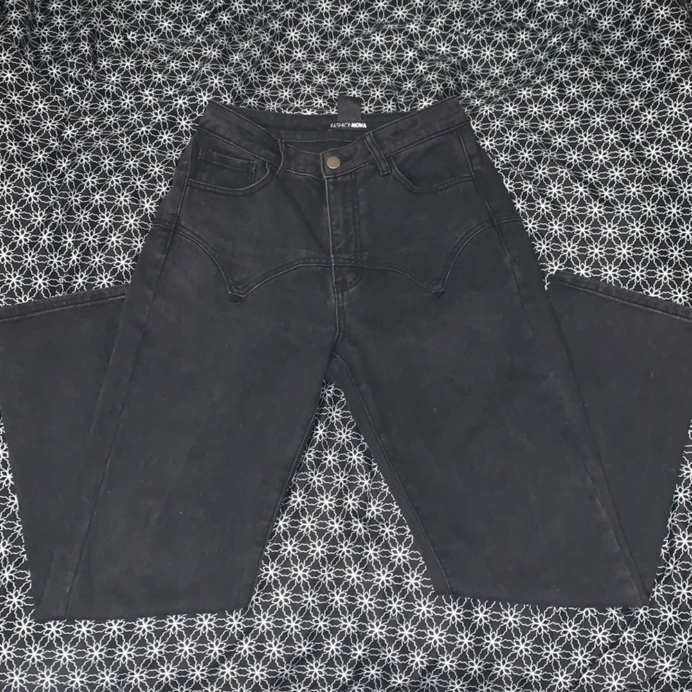 Comin in hot high rise jeans